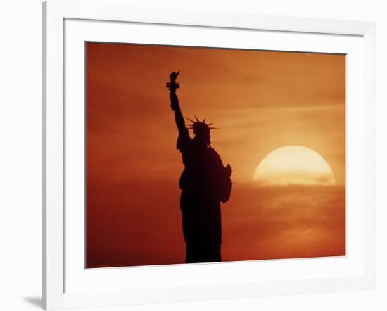 Statue of Liberty 1986-Richard Drew-Framed Photographic Print