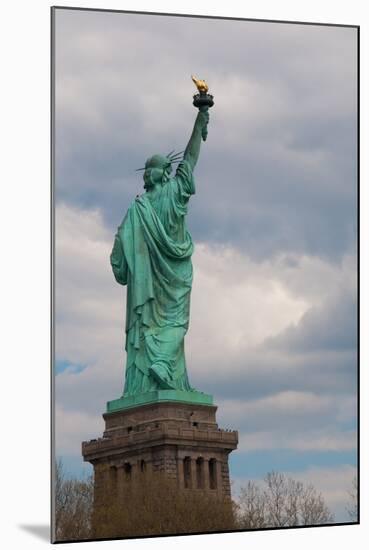Statue of Liberty I-Erin Berzel-Mounted Photographic Print