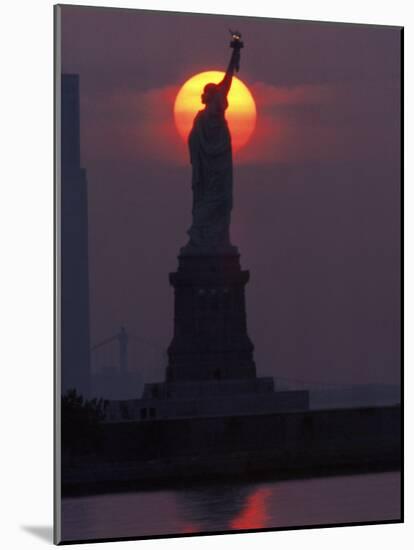 Statue of Liberty, Sunset, NYC-Kurt Freundlinger-Mounted Photographic Print