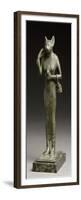 statuette de la déesse Bastet tenant le panier, l'égide et le sistre-null-Framed Premium Giclee Print