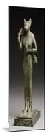 statuette de la déesse Bastet tenant le panier, l'égide et le sistre-null-Mounted Premium Giclee Print