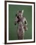 statuette de la déesse Bastet tenant le panier, l'égide et le sistre-null-Framed Giclee Print