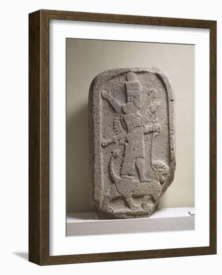 Stèle représentant la déesse Ishtar d'Arbèles-null-Framed Giclee Print