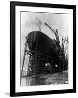 Stern of Ocean Liner Queen Elizabeth-null-Framed Photographic Print