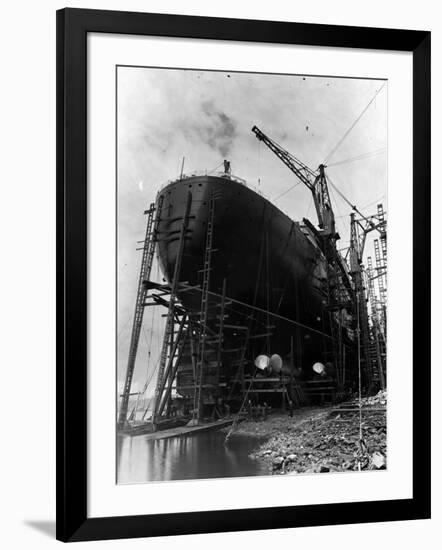 Stern of Ocean Liner Queen Elizabeth-null-Framed Photographic Print