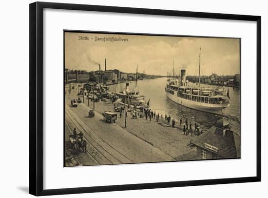 Stettin Pommern, Dampfschiffsbollwerk, Dampfer Hertha-null-Framed Giclee Print