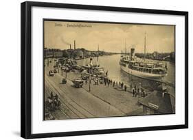 Stettin Pommern, Dampfschiffsbollwerk, Dampfer Hertha-null-Framed Giclee Print