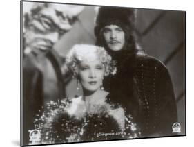 Still from the Film "The Scarlet Empress" with Marlene Dietrich and John Lodge, 1934-German photographer-Mounted Photographic Print