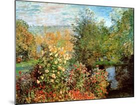 Stiller Winkel im Garten von Montgeron-Claude Monet-Mounted Art Print