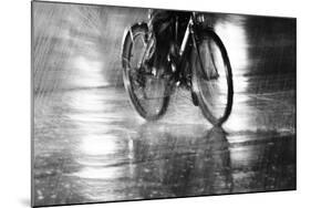 Storm-Jian Wang-Mounted Photographic Print