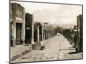 Strada Dell' Abbondanza, Pompeii, Italy, C1900s-null-Mounted Giclee Print