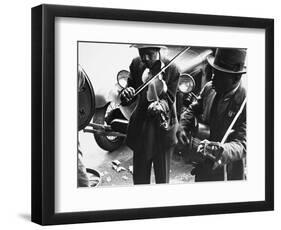 Street Musicians, 1935-Ben Shahn-Framed Photographic Print