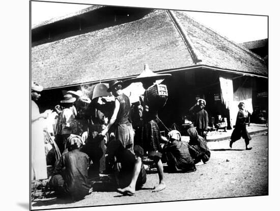 Street Scene, Saigon, 1900-null-Mounted Giclee Print