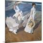 Strolling along the Seashore. 1909-Joaquin Sorolla-Mounted Giclee Print