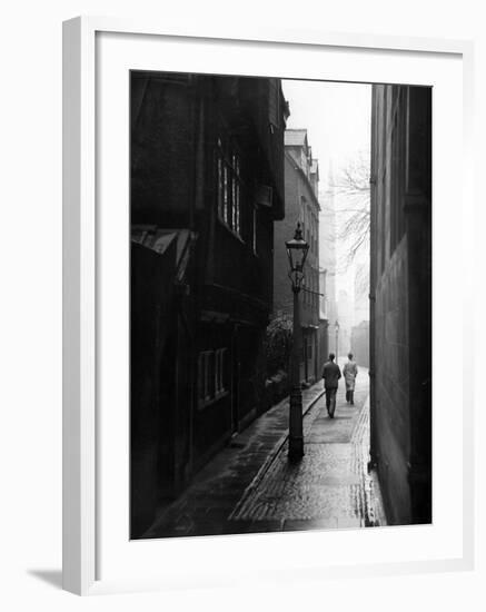 Students Walking Along Magpie Lane at Oxford University-William Vandivert-Framed Photographic Print