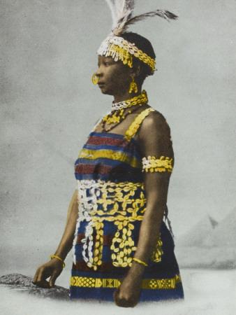 https://imgc.allpostersimages.com/img/posters/sudanese-woman-in-traditional-costume_u-L-Q1201VS0.jpg?artPerspective=n
