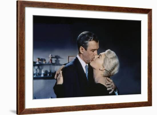 Sueurs Froides VERTIGO by AlfredHitchcock with James Stewart and Kim Novak, 1958 (photo)-null-Framed Photo