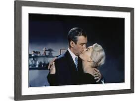 Sueurs Froides VERTIGO by AlfredHitchcock with James Stewart and Kim Novak, 1958 (photo)-null-Framed Photo