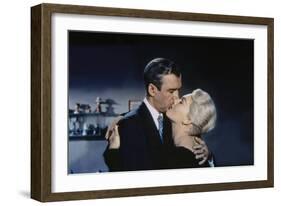 Sueurs Froides VERTIGO by AlfredHitchcock with James Stewart and Kim Novak, 1958 (photo)-null-Framed Photo