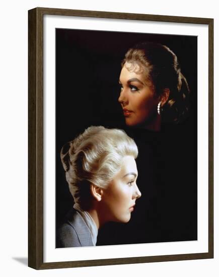 Sueurs Froides VERTIGO by AlfredHitchcock with Kim Novak, 1958 (photo)-null-Framed Photo