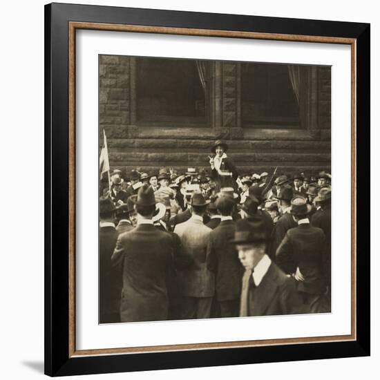 Suffragist Mabel Vernon Speaking to Large Crowd of Men in Chicago, 1917-null-Framed Photo