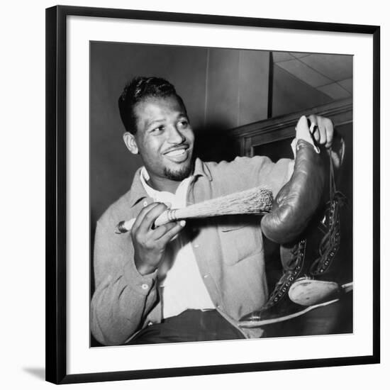 Sugar Ray Robinson Dusting Off His Boxing Gloves for His 1954 Comeback Fight-null-Framed Photo