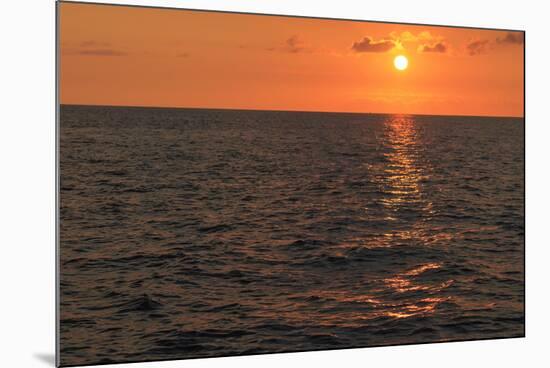 Sun setting on ocean off Maui, Hawaii, USA-Stuart Westmorland-Mounted Photographic Print