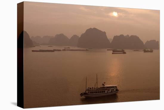 Sunrise at Halong Bay, UNESCO World Heritage Site, Vietnam, Indochina, Southeast Asia, Asia-Rolf Richardson-Stretched Canvas