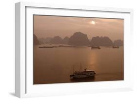 Sunrise at Halong Bay, UNESCO World Heritage Site, Vietnam, Indochina, Southeast Asia, Asia-Rolf Richardson-Framed Photographic Print