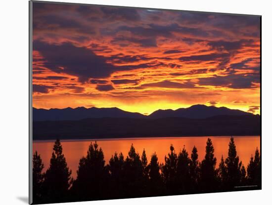 Sunrise, Lake Pukaki, Canterbury, South Island, New Zealand, Pacific-Jochen Schlenker-Mounted Photographic Print