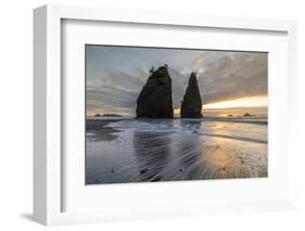 Sunset at Rialto Beach, La Push, Clallam county, Washington State-francesco vaninetti-Framed Photographic Print