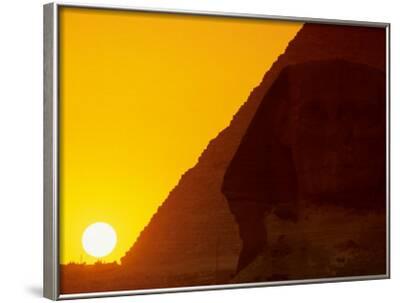 'Sunset at the Pyramid of Khafre and Sphinx at Giza, 4th Dynasty, Old ...