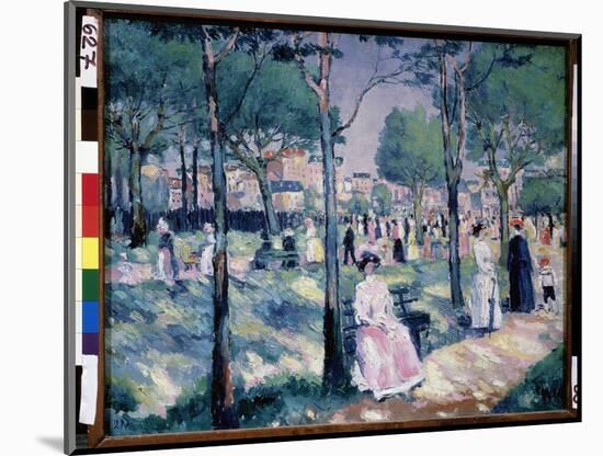 Sur Le Boulevard (On the Boulevard). Scene D'ete, Dans Un Parc Avec La Ville En Arriere Plan, De No-Kazimir Severinovich Malevich-Mounted Giclee Print