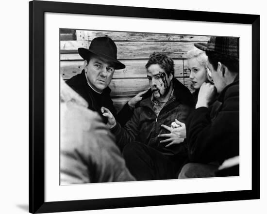Sur les quais On The Waterfront d' Elia Kazan with Karl Malden, Marlon Brando, Eva Marie Saint, 195-null-Framed Photo