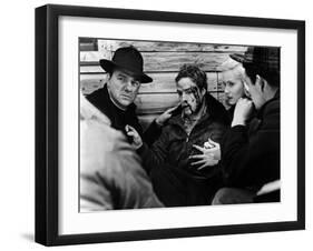 Sur les quais On The Waterfront d' Elia Kazan with Karl Malden, Marlon Brando, Eva Marie Saint, 195-null-Framed Photo