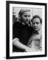 Sur les quais On The Waterfront d' EliaKazan with Eva Marie Saint and Marlon Brando, 1954 Oscar, 19-null-Framed Photo