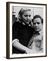 Sur les quais On The Waterfront d' EliaKazan with Eva Marie Saint and Marlon Brando, 1954 Oscar, 19-null-Framed Photo