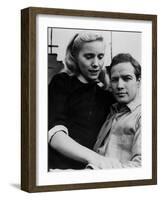 Sur les quais On The Waterfront d' EliaKazan with Eva Marie Saint and Marlon Brando, 1954 Oscar, 19-null-Framed Photo