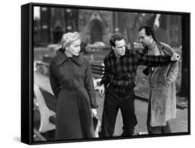 Sur les quais On The Waterfront d' EliaKazan with Marlon Brando and Eva Marie Saint, 1954 (b/w phot-null-Framed Stretched Canvas