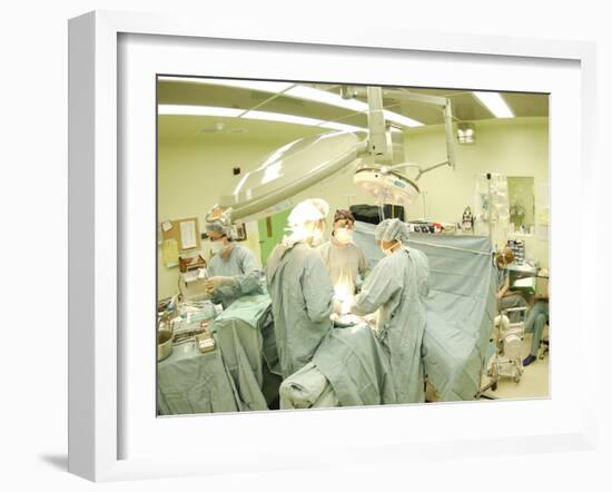 Surgeons Performing Operation-null-Framed Photographic Print