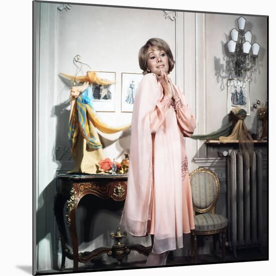 Susan Hampshire-null-Mounted Photo