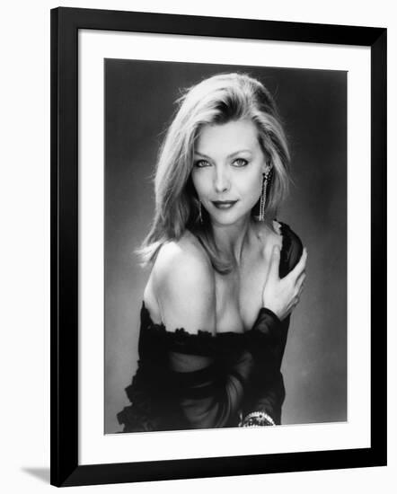 Susie and les Baker Boys THE FABULOUS BAKER BOYS by Steve Kloves with Michelle Pfeiffer, 1989 (b/w -null-Framed Photo