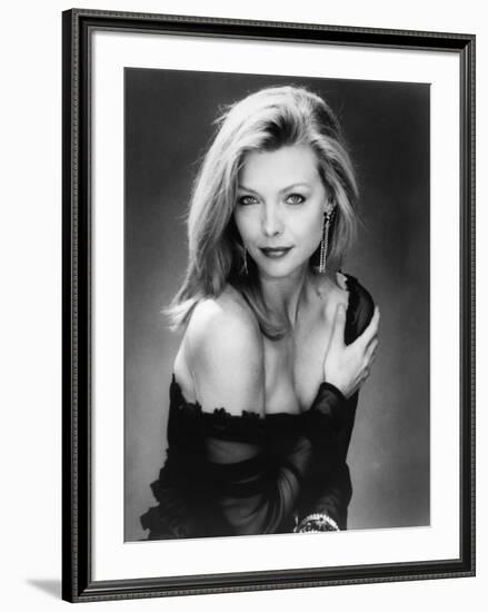 Susie and les Baker Boys THE FABULOUS BAKER BOYS by Steve Kloves with Michelle Pfeiffer, 1989 (b/w -null-Framed Photo