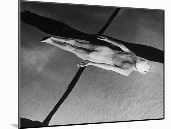Swimmer Jeanne Wilson Underwater-Wallace Kirkland-Mounted Photographic Print