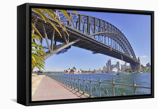 Sydney Harbour Bridge with City Skyline, Sydney, Australia-robert cicchetti-Framed Stretched Canvas