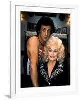 Sylvester Stallone and Dolly Parton RHINESTONE, 1984 directed by BOB CLARK (photo)-null-Framed Photo