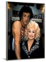 Sylvester Stallone and Dolly Parton RHINESTONE, 1984 directed by BOB CLARK (photo)-null-Framed Photo