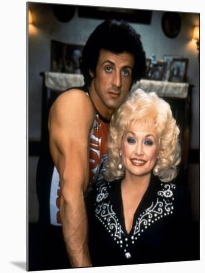 Sylvester Stallone and Dolly Parton RHINESTONE, 1984 directed by BOB CLARK (photo)-null-Mounted Photo