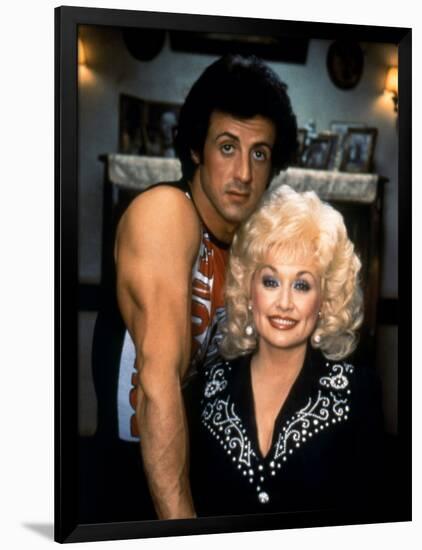 Sylvester Stallone and Dolly Parton RHINESTONE, 1984 directed by BOB CLARK (photo)-null-Framed Photo