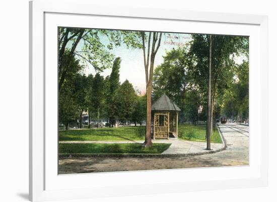 Syracuse, New York - Scenic View in Walnut Park-Lantern Press-Framed Art Print